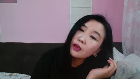 Snapshot of bet_lu chatting on 23, 10, 2025 Bet Lu online show from 23, 10, 2025