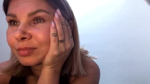 betty199175798 online show from 16, 10, 2025