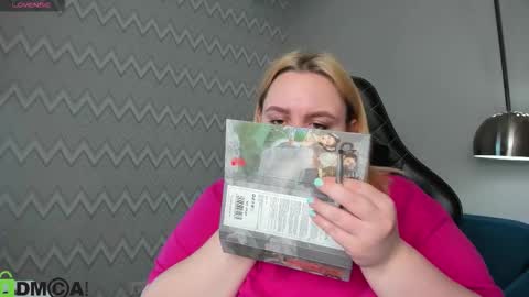 Snapshot of betty_bass chatting on 12, 9, 2025 Bagira online show from 12, 9, 2025