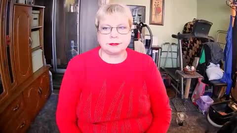 BeverlyQCynia online show from 24, 10, 2025