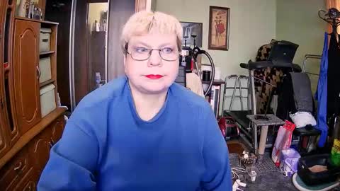 BeverlyQCynia online show from 1, 11, 2025