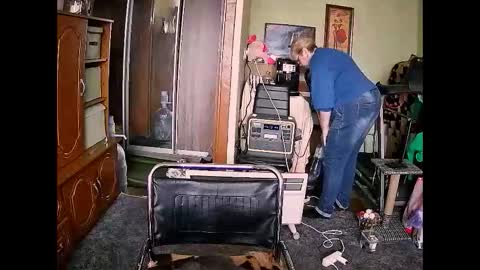 BeverlyQCynia online show from 13, 11, 2025