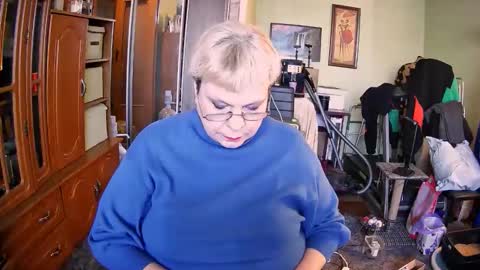 BeverlyQCynia online show from 15, 11, 2025