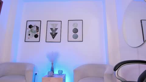 beverlyy johnson online show from 4, 2, 2026