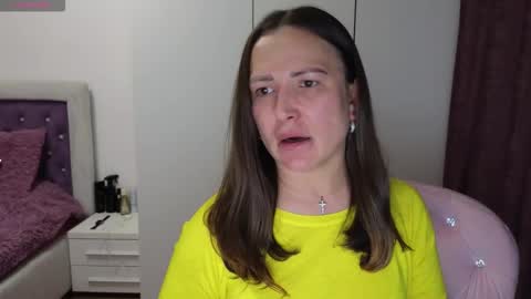   BeyonceDoll       Twitter DollBeyonce    online show from 6, 3, 2026