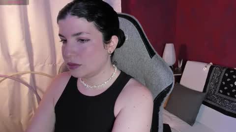 Snapshot of beyondsteel chatting on 27, 11, 2025 beyondsteel online show from 27, 11, 2025