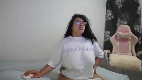 Snapshot of bianca_boobs chatting on 15, 10, 2025 Bianca Tuesday to Sunday from 2am to 6am UTC-5 online show from 15, 10, 2025