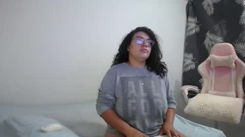 Snapshot of bianca_boobs chatting on 18, 10, 2025 Bianca Tuesday to Sunday from 2am to 6am UTC-5 online show from 18, 10, 2025