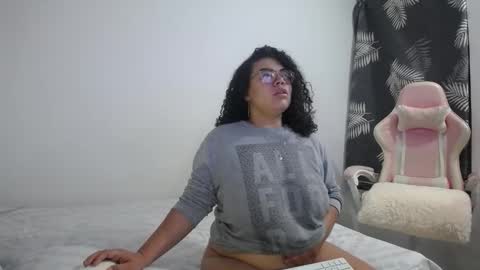 Snapshot of bianca_boobs chatting on 21, 10, 2025 Bianca Tuesday to Sunday from 2am to 6am UTC-5 online show from 21, 10, 2025