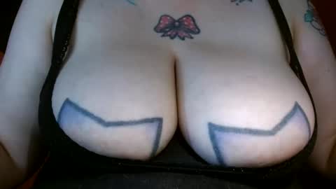 Snapshot of bianka_star_ chatting on 3, 2, 2025 bianca online show from 3, 2, 2025