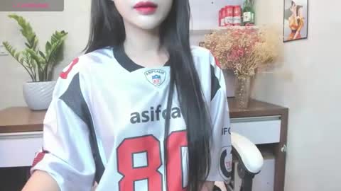 Snapshot of bibi_2005 chatting on 2, 11, 2025 Bi Bi online show from 2, 11, 2025