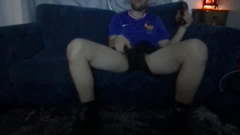 Snapshot of bibro9inches chatting on 27, 11, 2025 bibro9inches online show from 27, 11, 2025