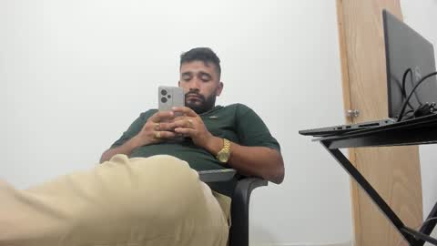 Snapshot of big_dad69 chatting on 28, 10, 2025 Tommy online show from 28, 10, 2025