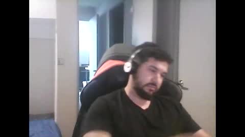 latinBoyHuge online show from 1, 4, 2026