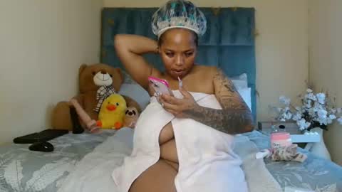 big_melons2001 online show from 14, 10, 2025