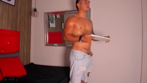 Tylerr online show from 3, 10, 2025