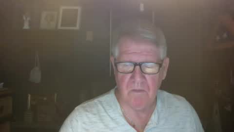 Snapshot of bigbeerdrinker1 chatting on 20, 11, 2025 bigbeerdrinker online show from 20, 11, 2025