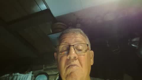 Snapshot of bigbeerdrinker1 chatting on 25, 11, 2025 bigbeerdrinker online show from 25, 11, 2025