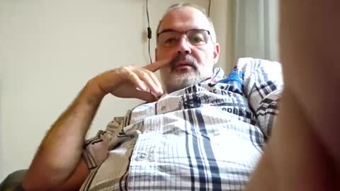 Snapshot of bigbibear88 chatting on 15, 12, 2024 bigbibear88 online show from 15, 12, 2024