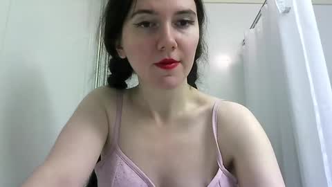 Isabella online show from 23, 9, 2025