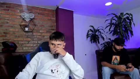 Snapshot of bigbros18 chatting on 15, 12, 2025 MOD ramon My team is mickey and roman online show from 15, 12, 2025