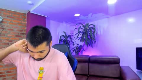 Snapshot of bigbros18 chatting on 16, 12, 2025 MOD ramon My team is mickey and roman online show from 16, 12, 2025