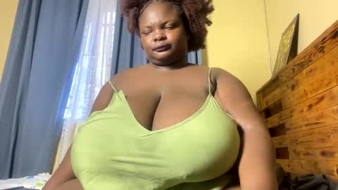 Snapshot of bigchocotities chatting on 16, 2, 2025 bigchocotities online show from 16, 2, 2025