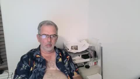 Snapshot of bigdylan17 chatting on 23, 11, 2025 Dylan 56 Taleah 53 online show from 23, 11, 2025