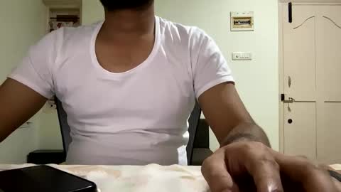 Snapshot of bighandsomesatisfy chatting on 2, 1, 2025 bighandsomesatisfy online show from 2, 1, 2025