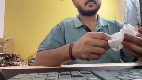 Snapshot of bighandsomesatisfy chatting on 2, 4, 2026 bighandsomesatisfy online show from 2, 4, 2026