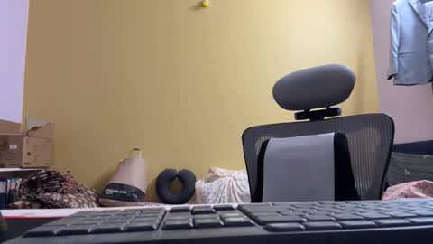 Snapshot of bighandsomesatisfy chatting on 5, 4, 2026 bighandsomesatisfy online show from 5, 4, 2026