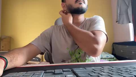 Snapshot of bighandsomesatisfy chatting on 11, 4, 2026 bighandsomesatisfy online show from 11, 4, 2026