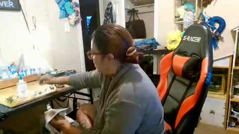 Snapshot of bigolemini chatting on 2, 12, 2025 the Mini mami online show from 2, 12, 2025