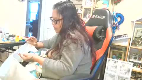 Snapshot of bigolemini chatting on 6, 2, 2026 the Mini mami online show from 6, 2, 2026