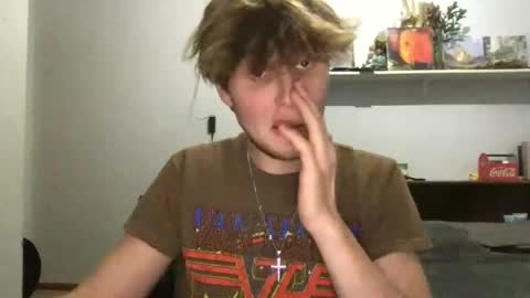 Snapshot of bigskinnyboyshh chatting on 21, 10, 2025 bigskinnyboyshh online show from 21, 10, 2025