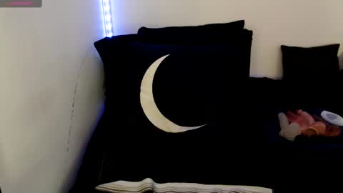 Nichole lights online show from 23, 9, 2025