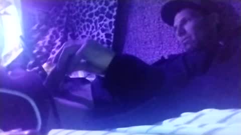 Snapshot of bigwalkdog420 chatting on 28, 1, 2025 bigwalkdog420 online show from 28, 1, 2025