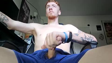 Snapshot of bigwhited2115 chatting on 22, 10, 2025 Onlyfans redheadedwhitedick online show from 22, 10, 2025