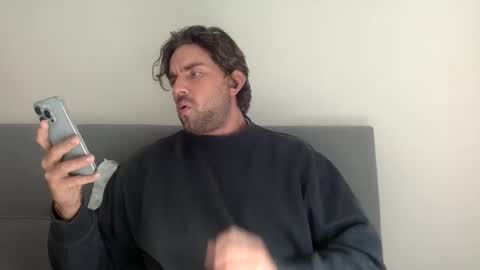 Snapshot of bikdig1 chatting on 4, 11, 2025 bikdig1 online show from 4, 11, 2025