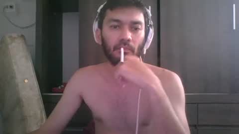 Snapshot of binhodm1 chatting on 5, 1, 2025 binhodm1 online show from 5, 1, 2025