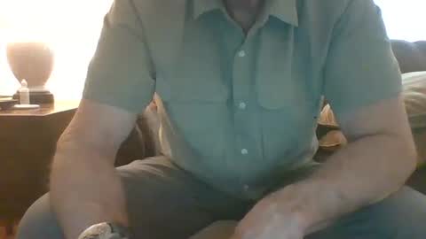 Snapshot of bizzybeejc chatting on 18, 10, 2025 bizzybeejc online show from 18, 10, 2025