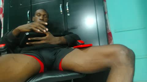 Snapshot of black30cmdick chatting on 12, 10, 2025 maquina online show from 12, 10, 2025