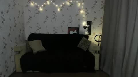 Snapshot of black_berry_bla_ck chatting on 12, 9, 2025 black_berry_bla_ck online show from 12, 9, 2025