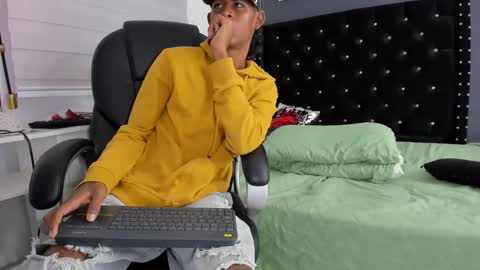 boy online show from 14, 2, 2025