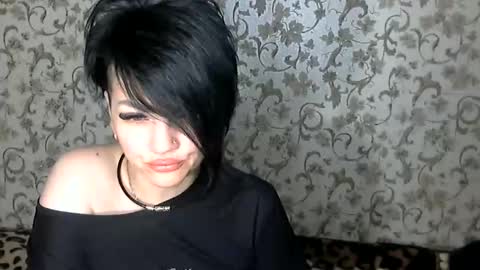 black_hot_01 online show from 5, 10, 2025