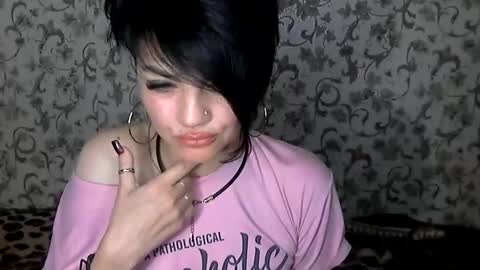 Snapshot of black_hot_01 chatting on 23, 11, 2025 black_hot_01 online show from 23, 11, 2025