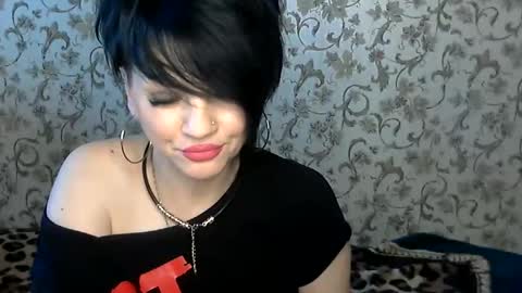 Snapshot of black_hot_01 chatting on 25, 11, 2025 black_hot_01 online show from 25, 11, 2025