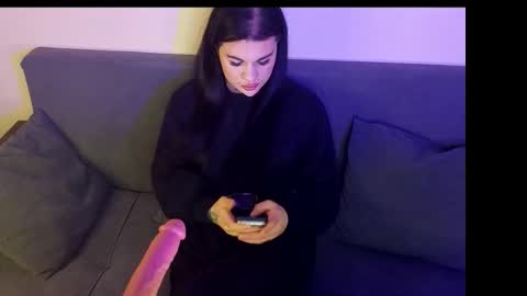 Evelin and Amina online show from 8, 10, 2025