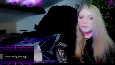 Morgane online show from 4, 12, 2024