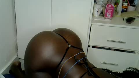 Blackmela online show from 10, 2, 2026